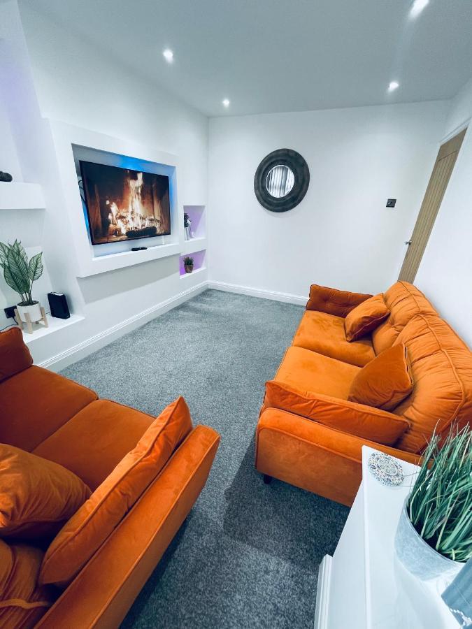 Brand New Modern 3 Bedroom * Блэкпул